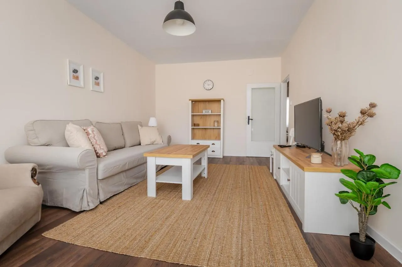 Homey 1-Bd Apartment ソフィア